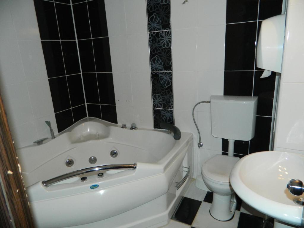 Garni Hotel Rile Men Ni Rom bilde