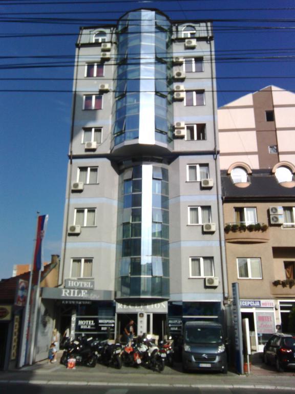Garni Hotel Rile Men Ni Eksteriør bilde