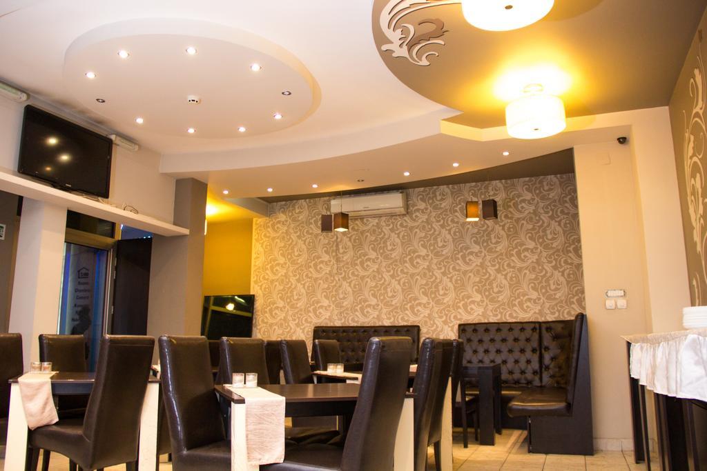 Garni Hotel Rile Men Ni Eksteriør bilde