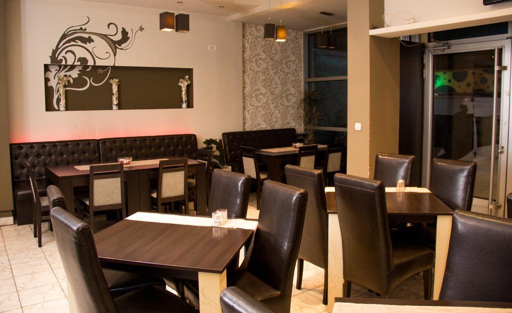 Garni Hotel Rile Men Ni Eksteriør bilde