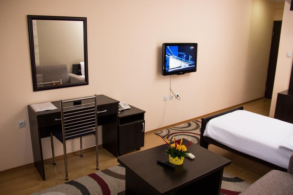 Garni Hotel Rile Men Ni Eksteriør bilde