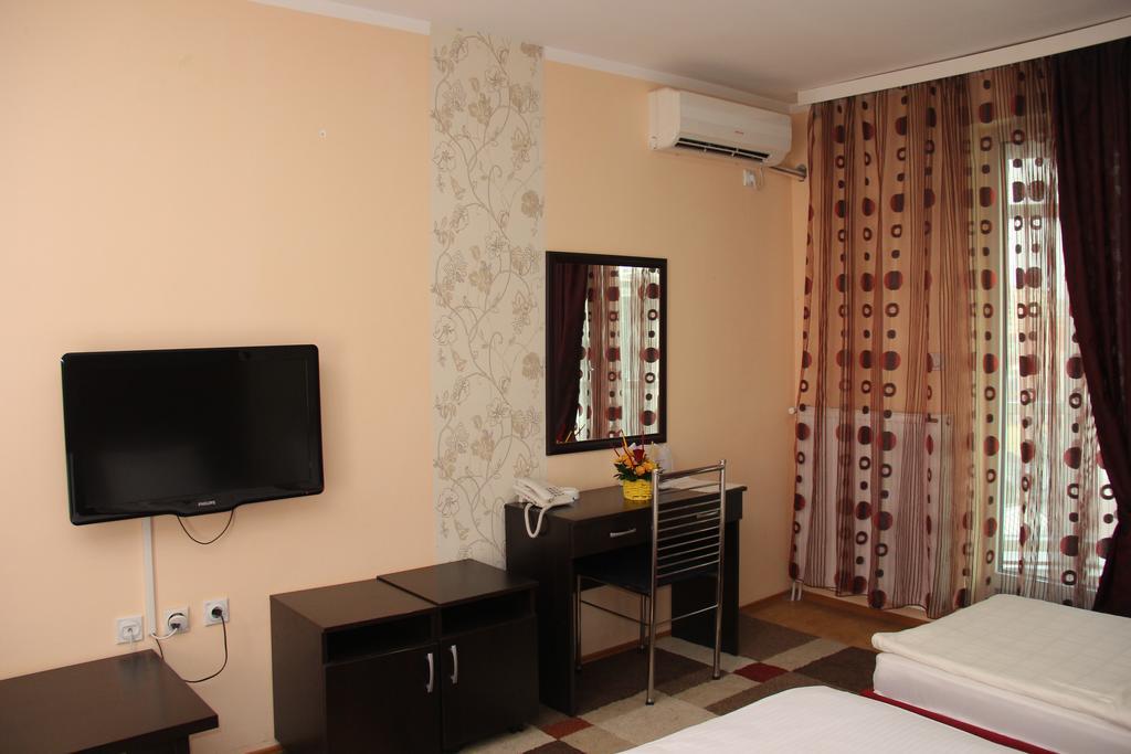 Garni Hotel Rile Men Ni Eksteriør bilde