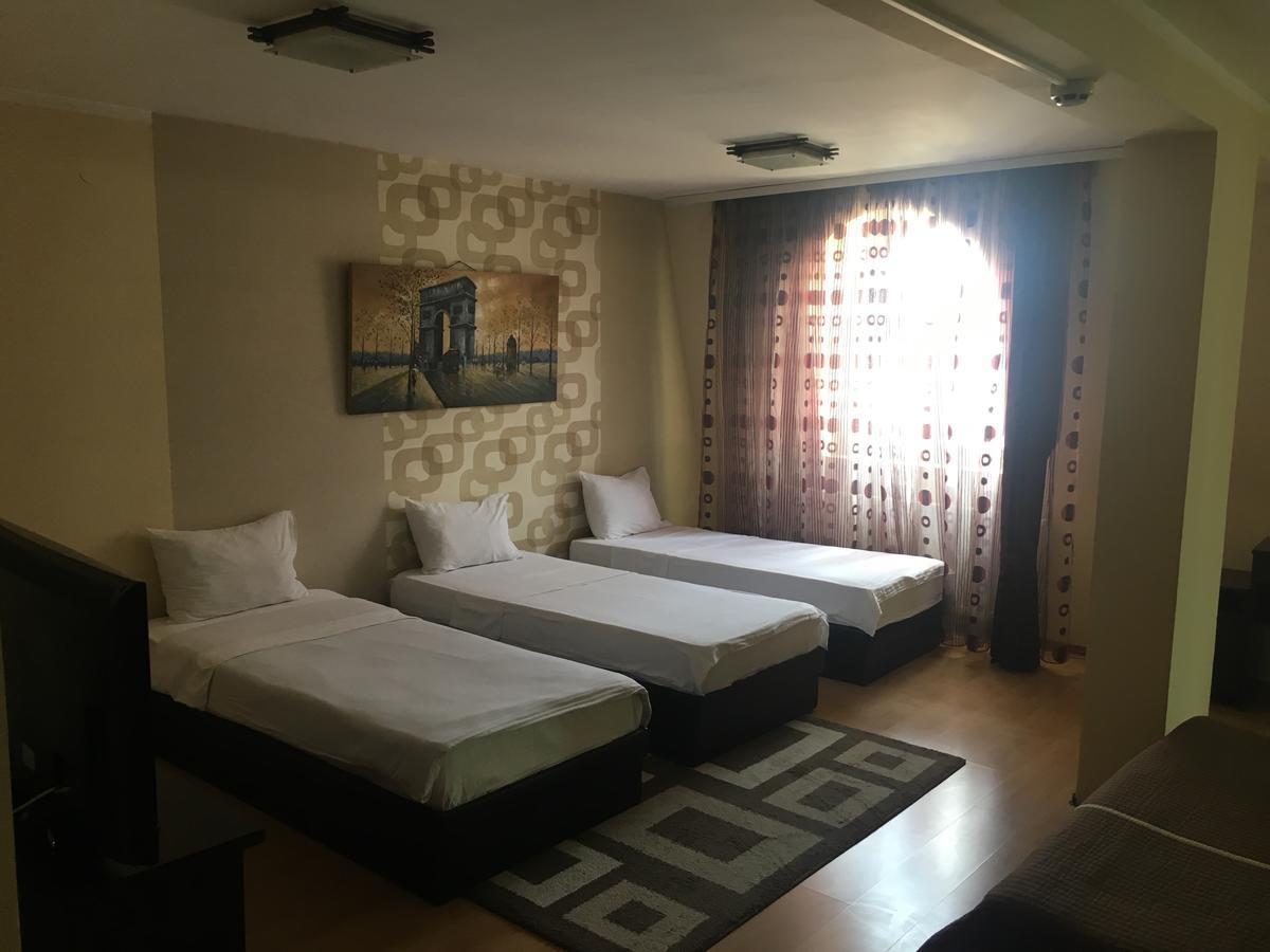 Garni Hotel Rile Men Ni Eksteriør bilde